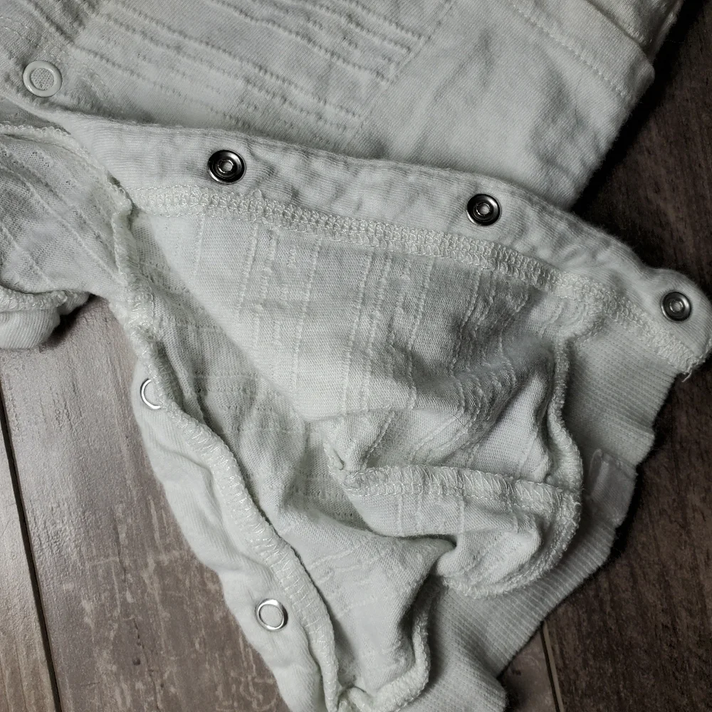 Burt's Bees Baby White Romper Jumpsuit 0 to 3 mos 100% Organic Cotton